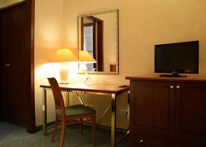 Specht By Trotmannia 3*